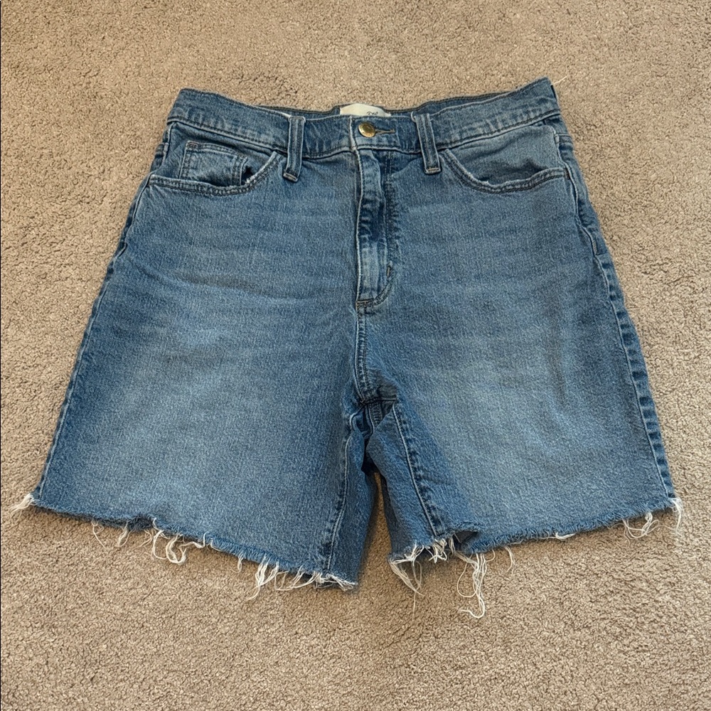 Universal Thread Women's Medium Blue Raw-Hem Denim Shorts